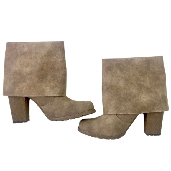 NWOT Muk Luks Chris Embossed Cuff Boots - Picture 3 of 6